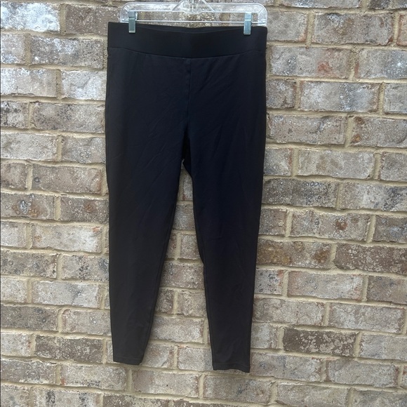 LOFT Classic Black Pants - Picture 2 of 6